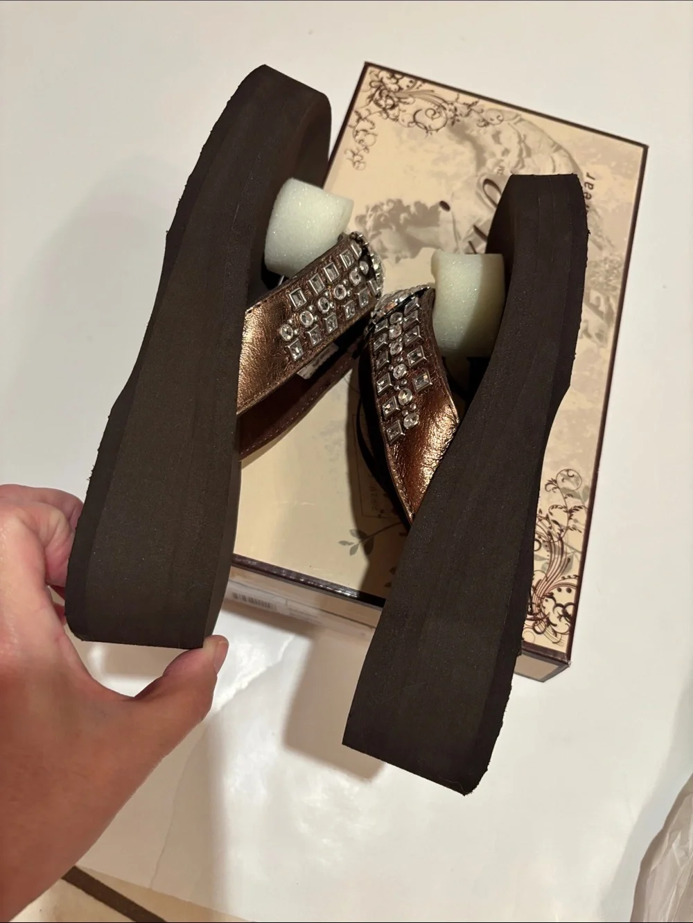NWT Grazie Brown Jeweled Platform Thong Sandals 6 Sabina bronze hot! Bling